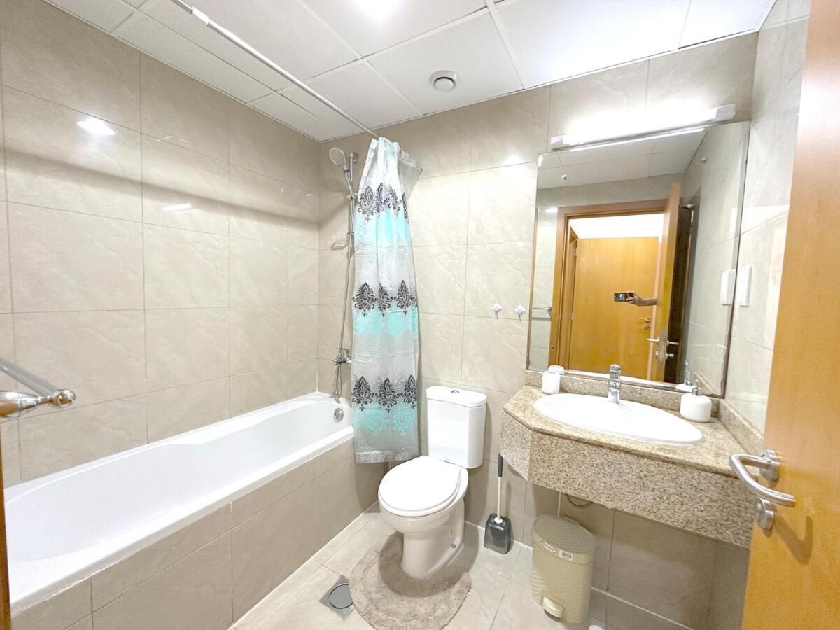 Stylish 1 Bedroom Sea View Opp Beach-free Car Park Dubai