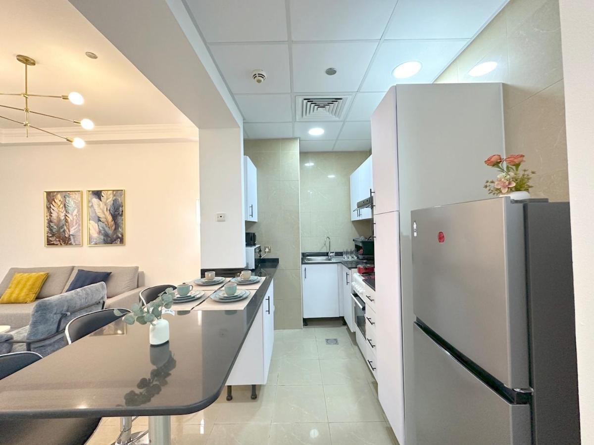 Stylish 1 Bedroom Sea View Opp Beach-free Car Park *