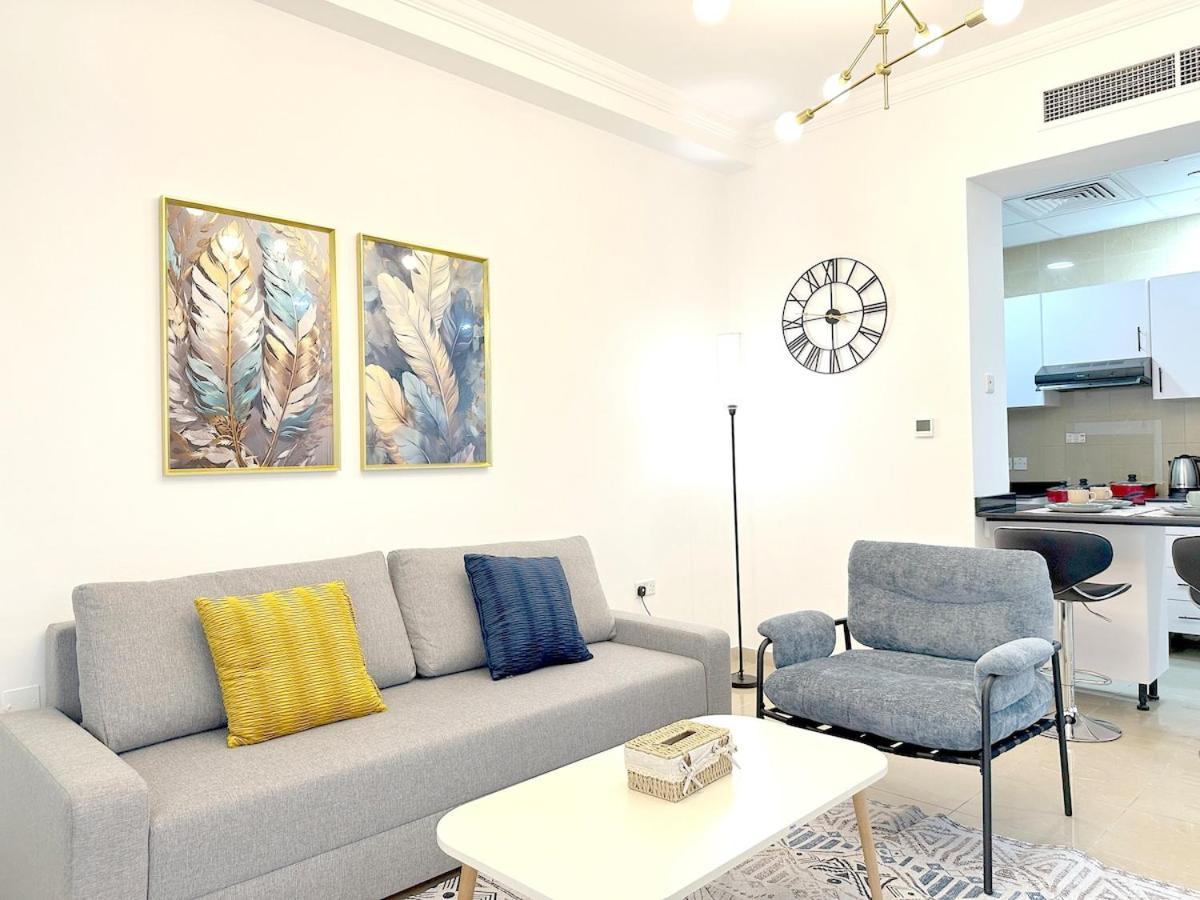 Apartment Stylish 1 Bedroom Sea View Opp Beach-free Car Park *