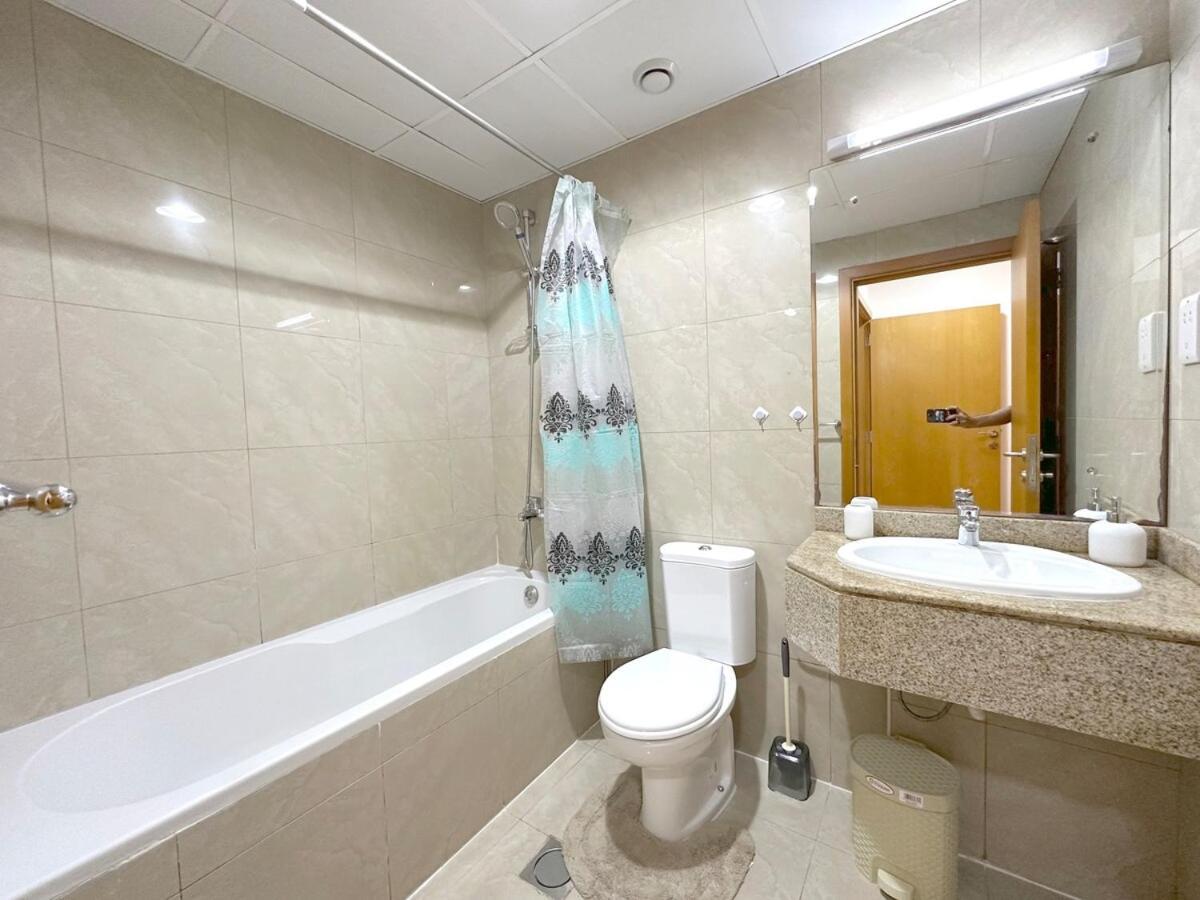 Stylish 1 Bedroom Sea View Opp Beach-free Car Park Apartment Dubai