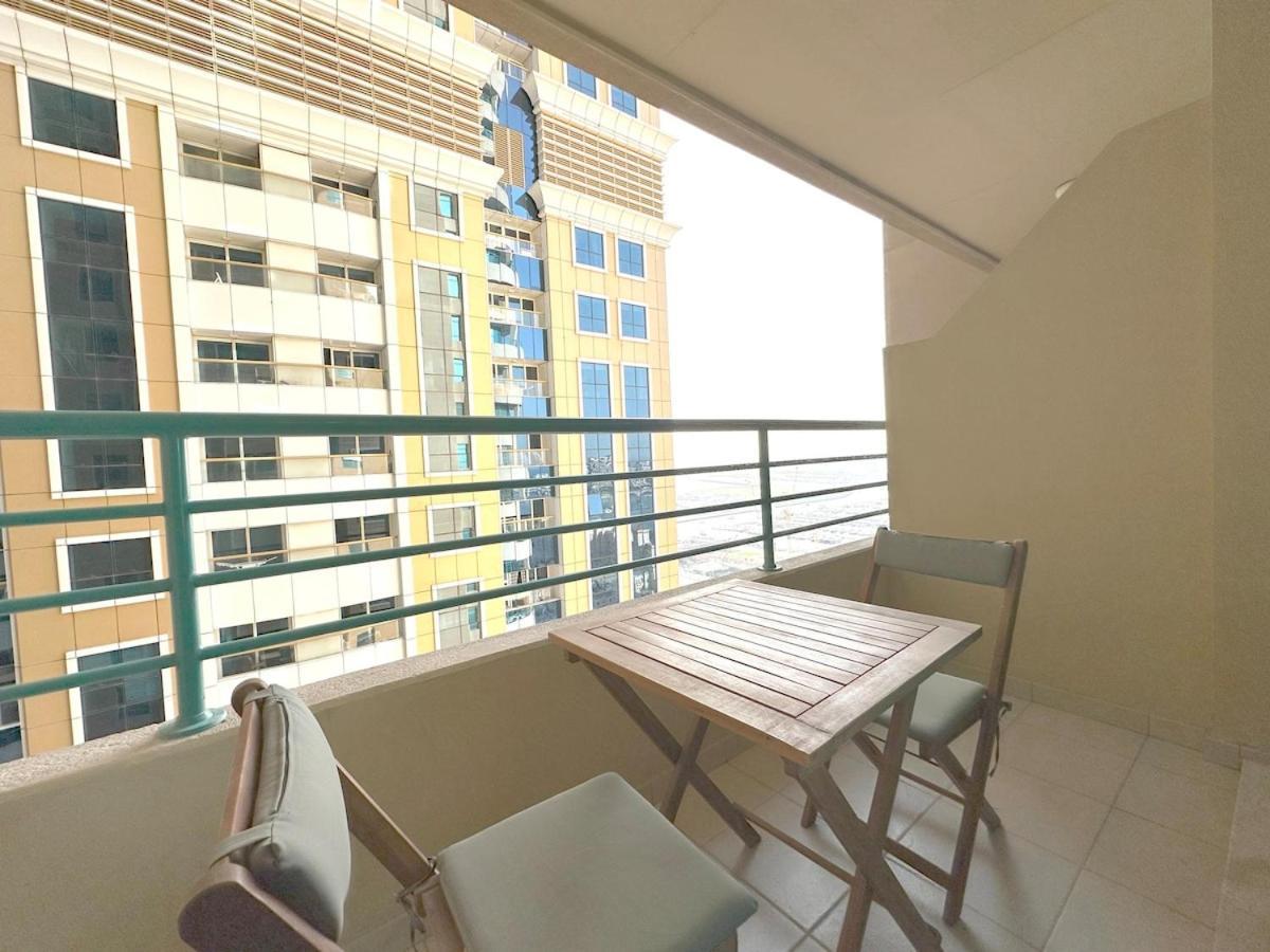 Stylish 1 Bedroom Sea View Opp Beach-free Car Park *